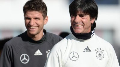 Löw trainiert mit allen 24 DFB-Akteuren