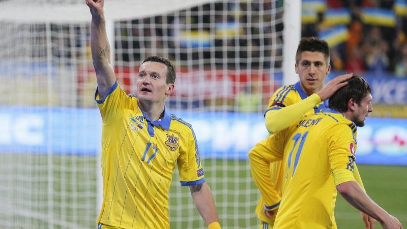 Ukraine macht Schritt in Richtung Fußball-EM 2016