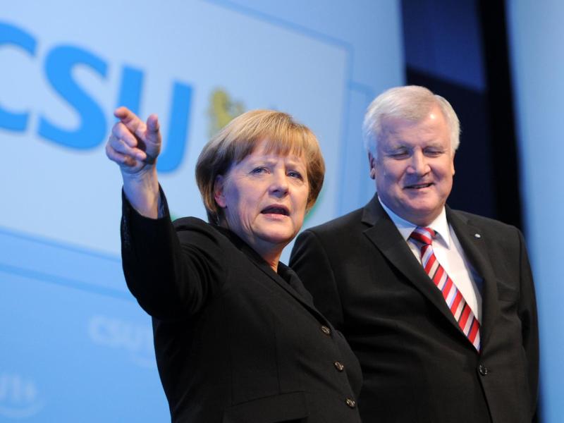 CSU will Merkel bei Parteitag wegen Flüchtlingen unter Druck setzen (+Fotogalerie)