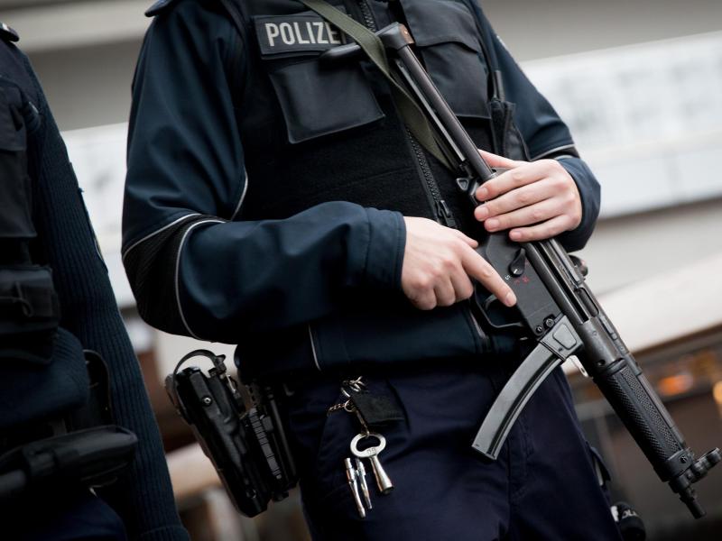 Deutsche akzeptieren verschärfte Sicherheitsmaßnahmen