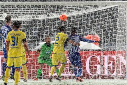Stevens-Team versinkt im Berliner Schnee