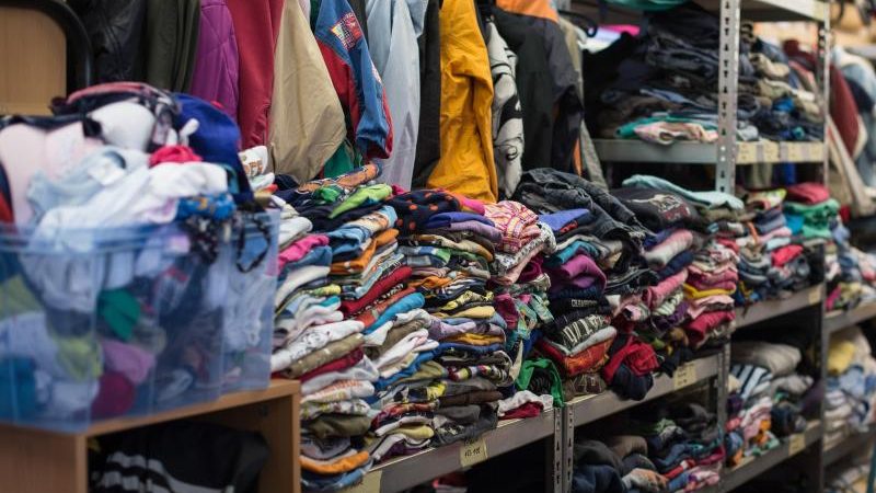 Zulasten der Umwelt: Viele Deutsche betrachten Kleidung als Wegwerfware