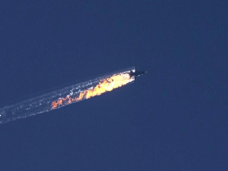 Türkische F16 schießen russischen Bomber über Syrien ab (Video)