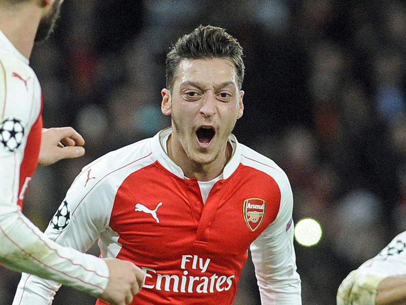 Özil hält Arsenal auf Kurs – Barca-Gala gegen Rom