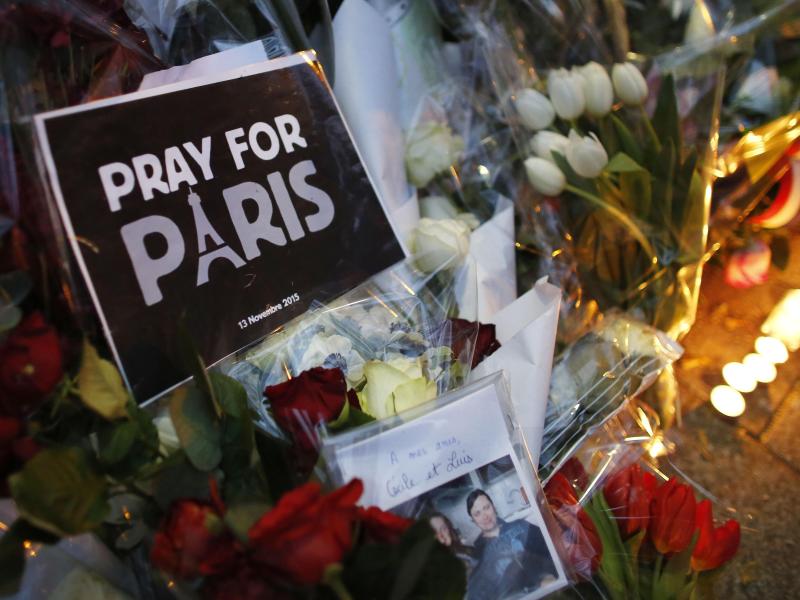 Nationale Gedenkfeier für Terroropfer in Paris