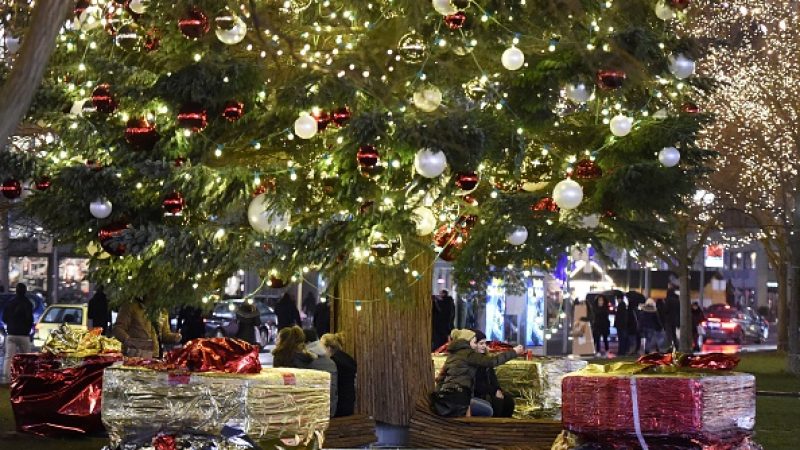 Geschäfte-Öffnungszeiten von Weihnachten (24.12, 25.12, 26.12 und 27.12.15): Wann haben die Geschäfte, Supermärkte, Banken und Postämter geöffnet?