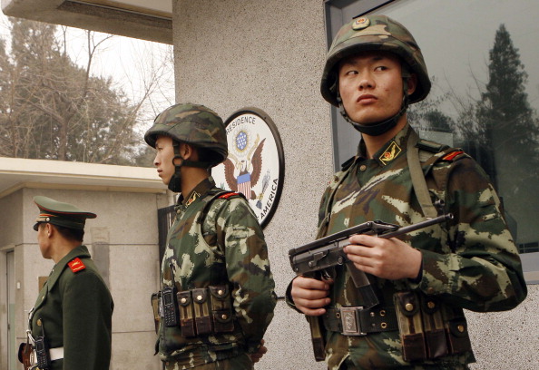 Insider packt aus: „So liefert Chinas KP-Militär heimlich Waffen an Terroristen“