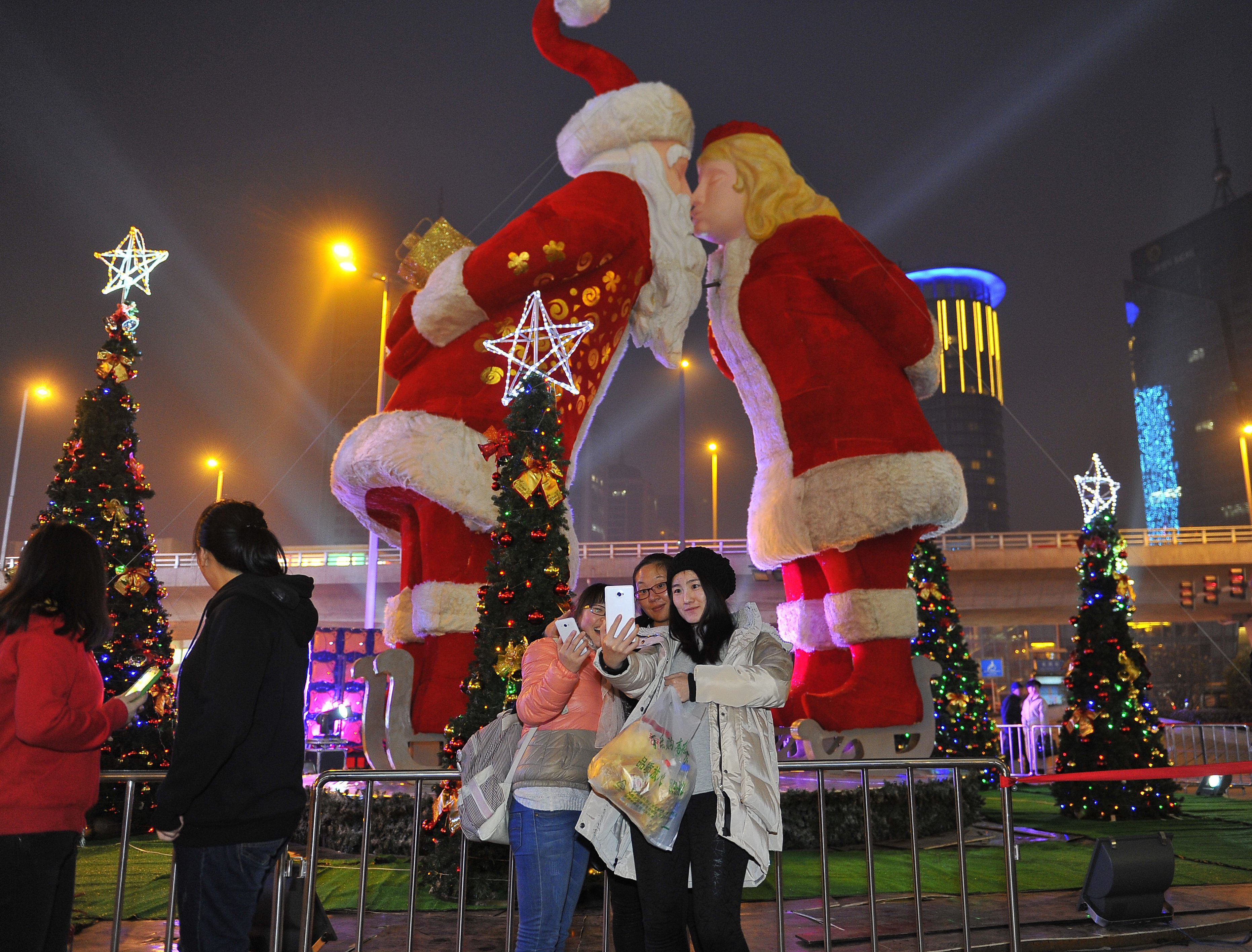 Weihnachten in China: Konsumrausch und verrückte Party