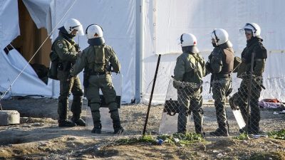 1,28 Millionen illegale Grenzübertritte – Schnelle Frontex-Einsatzgruppe gefordert