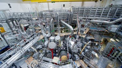 Kernfusionsanlage «Wendelstein 7-X» erzeugt erstes Plasma