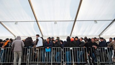 Länder wollen mehr Geld für Flüchtlinge vom Bund