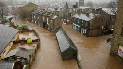 Höchste Warnstufe in 30 Regionen Englands wegen Hochwasser