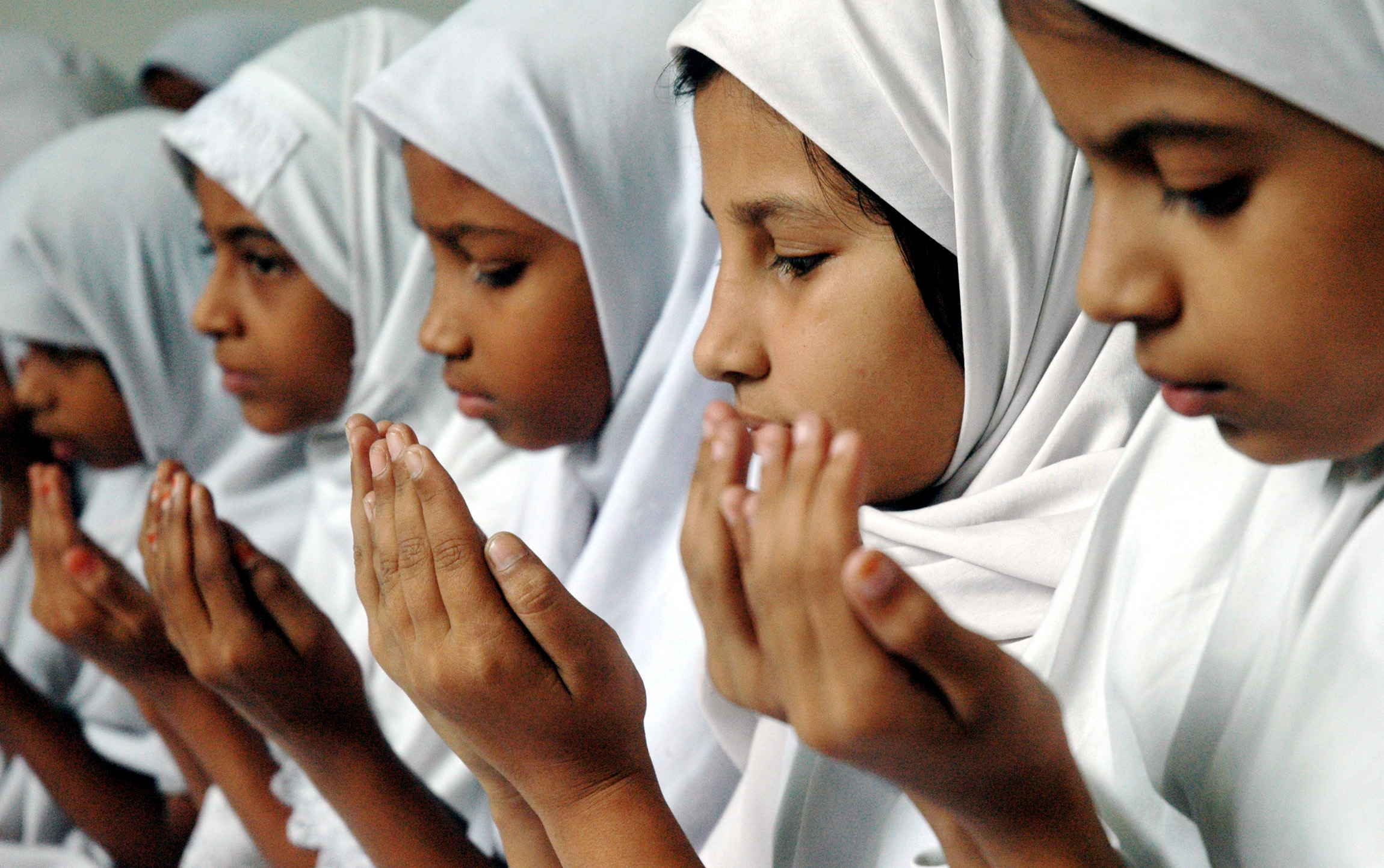 Muslimische Gebetsräume in öffentlichen Schulen: Islam-Vertrag in Niedersachen stößt auf scharfe Kritik