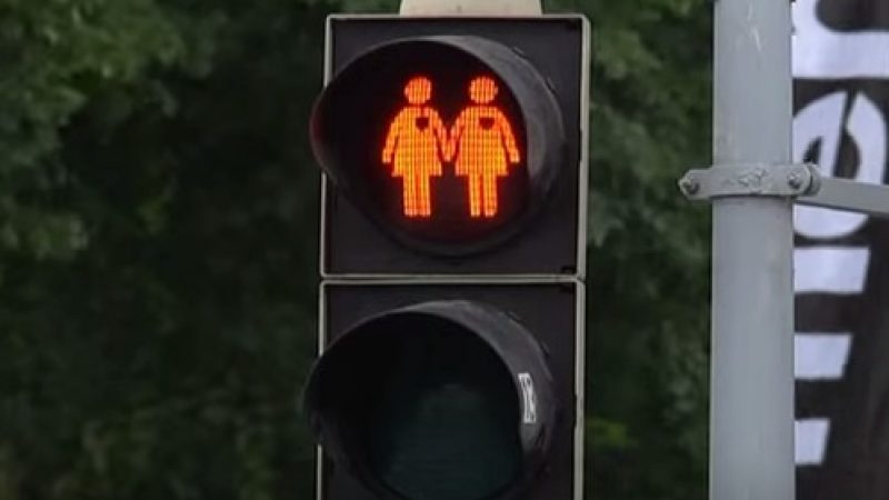 „Bunte Gesellschaft“: Flensburg will mit Homo-Ampeln Respekt einfordern