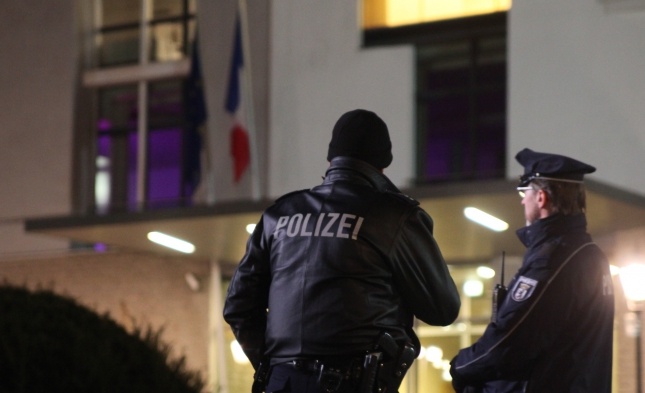 Bundespolizei fahndet wegen Anschlägen von Paris nach zwei Syrern