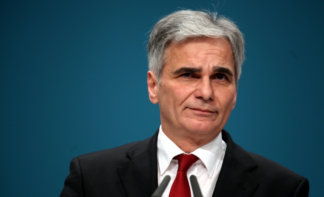 EVP-Fraktionschef: Faymann behindert Lösung der Flüchtlingskrise