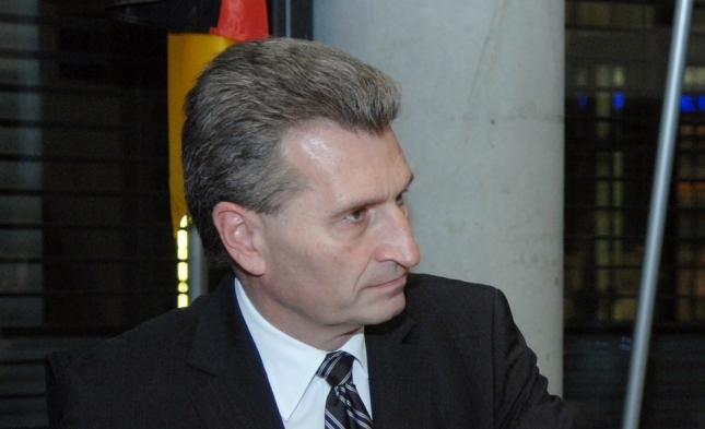 Oettinger sieht Kanzlerin in Union unangefochten
