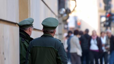 Streifenpolizisten wollen mehr Schutz vor Terroristen