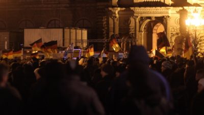 Wieder Tausende bei Pegida-Demo in Dresden