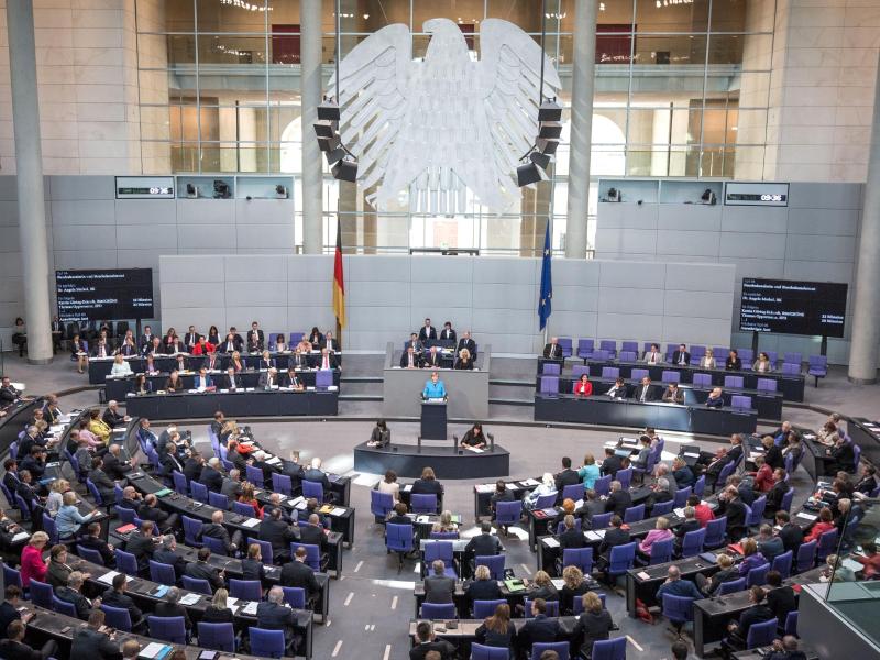 Bundestag befasst sich mit Anti-Terror-Einsatz der Bundeswehr