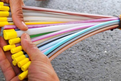 Glasfaser und das schnelle Internet: Streit in der Telekom-Branche