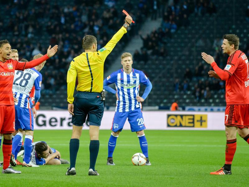 Leverkusens Ärger über «Pipifax»-Rot – «Nikolaus» Dardai