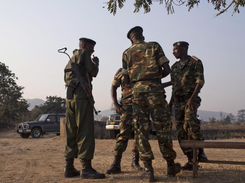 Explosionen und Schüsse: Burundis Hauptstadt lahmgelegt