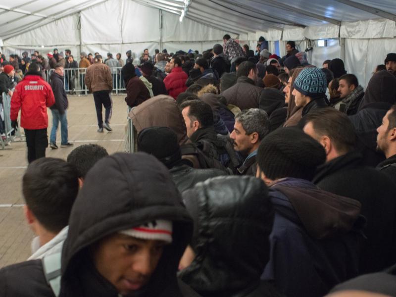 Schäuble: Für Reduzierung der Flüchtlingszahl – Aber gegen Obergrenze