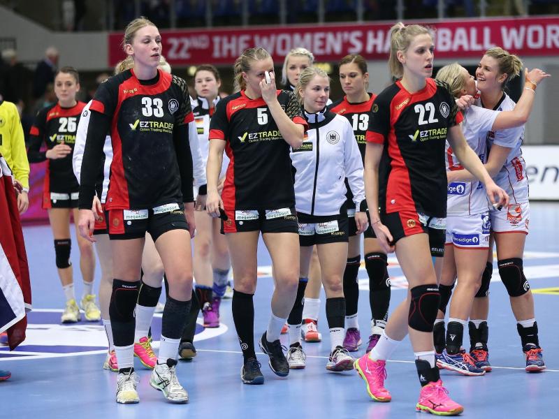 Deutsche Handballerinnen blicken nach Aus auf Heim-WM