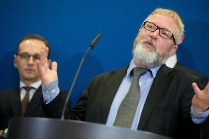 Gegen Hetze und Hass: Maas beschließt mit Netz-Betreibern konkrete Maßnahmen