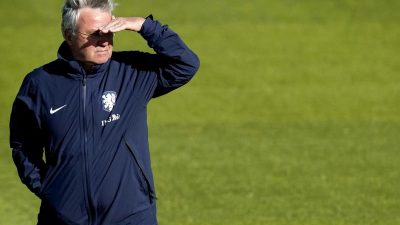 Medien: Hiddink soll Mourinho bei Chelsea beerben