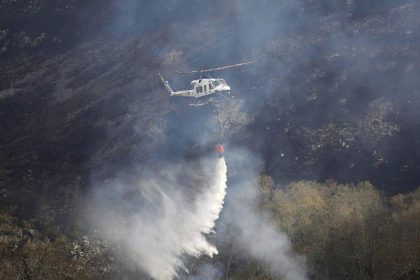Waldbrände in Spanien: Hunderte Feuerwehrleute und Soldaten im Einsatz