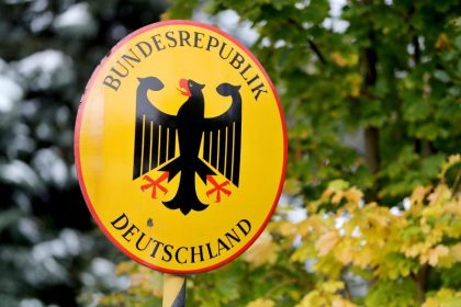 Flüchtlinge klagen gegen Auswertung ihrer Handy-Daten