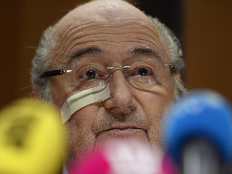 Vernichtendes Medienecho für Blatter