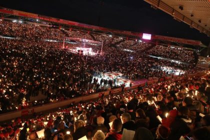 28 500 Fans beim Weihnachtssingen an der Alten Försterei