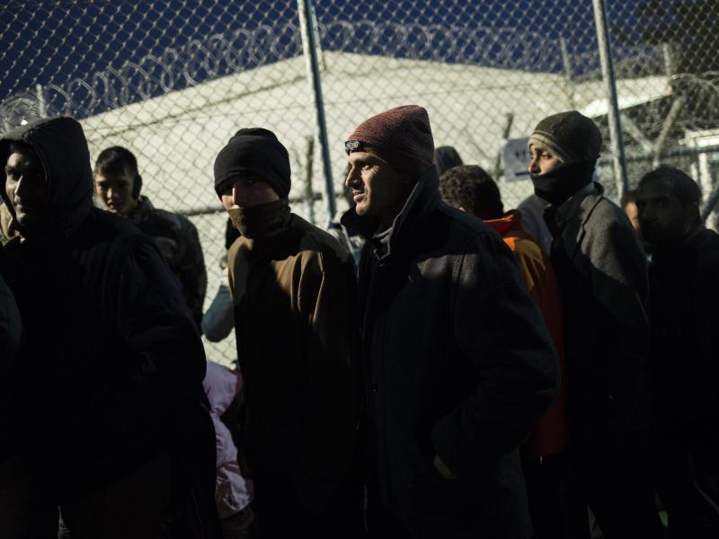 Flüchtlingsandrang: Rund 1550 Migranten heute im griechischen Hafen Piräus angekommen