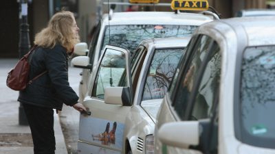 Regensburger Stadtrat fordert Frauenbereiche im Nahverkehr