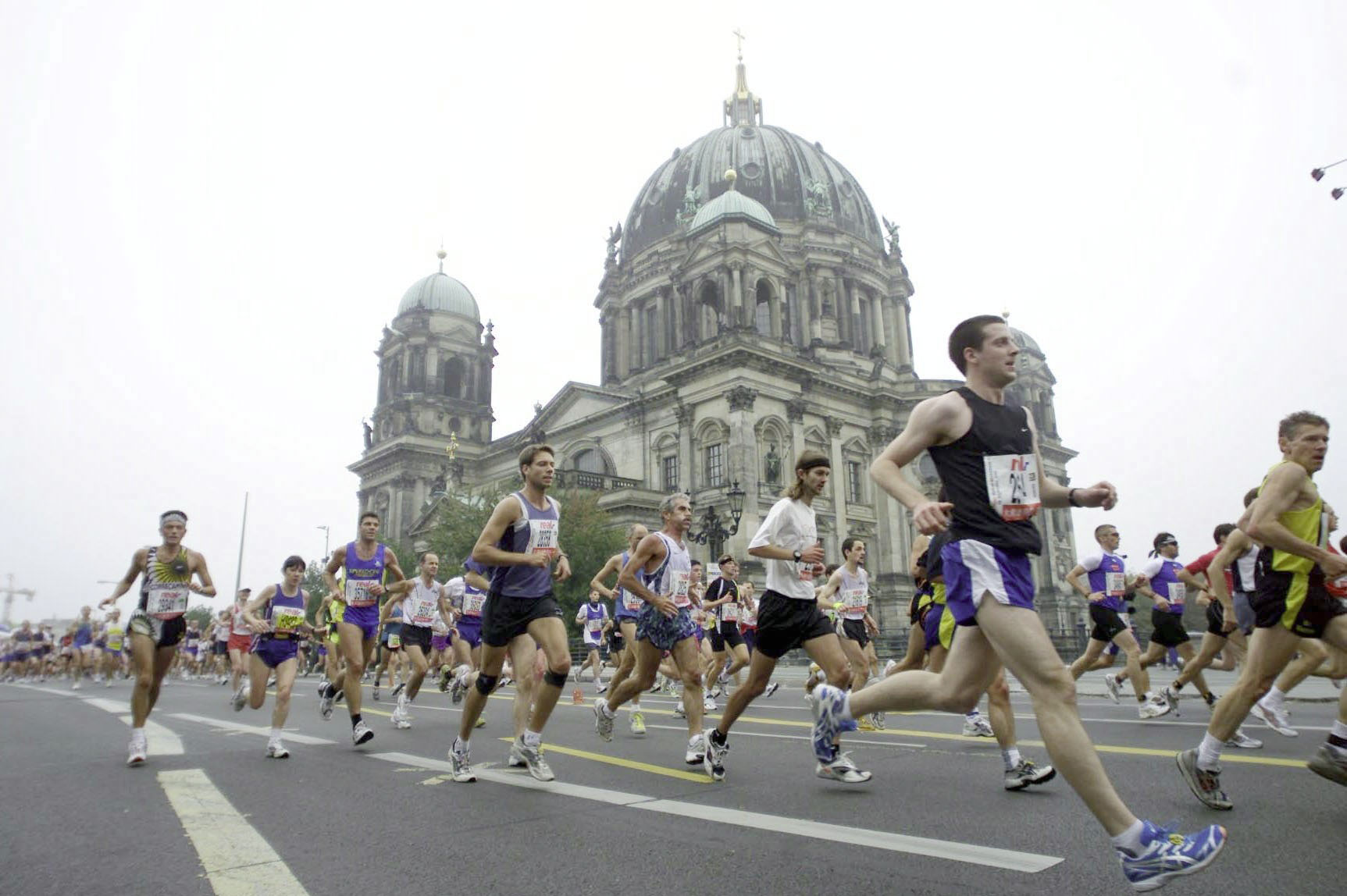 Polizei verhindert möglichen Anschlag auf Berliner Halbmarathon: Hauptverdächtiger aus privatem Umfeld des Terroristen Anis Amri