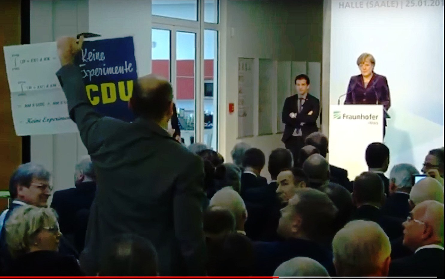 „Merkel-Störer“ von Halle: Jetzt prüft Hochschule Konsequenzen