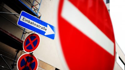 Wegen gefährlicher Einbahnstraße: Sachsen errichtet erstes arabisches Verkehrsschild