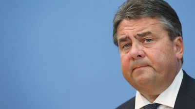 Nach Petrys Schusswaffen-Zitat: Gabriel will AfD-Beobachtung durch Verfassungsschutz