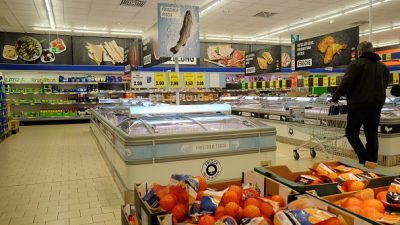 Donaueschingen: Provokative Asylbewerber essen und trinken Unbezahltes im Supermarkt