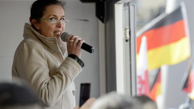 Pegida „Mistgabel“-Skandal: Festerling geißelt „Wahrheitsverdreher von der Lügenpresse“