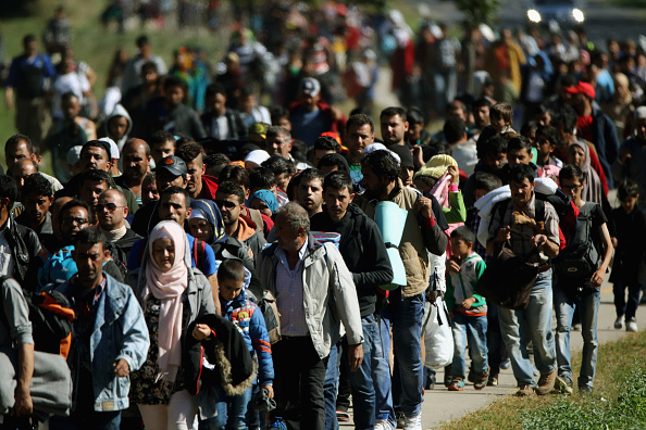 De Maizière will Zuwanderung begrenzen: „Migration hat auch ihre dunkle Seite“