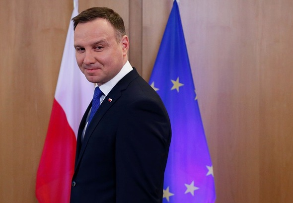 Polnischer Präsident unterzeichnet umstrittenes Haushaltsgesetz