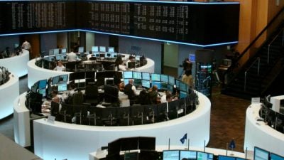 DAX nach Kursrutsch in China über vier Prozent im Minus