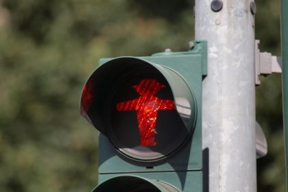 Bericht: Verkehrswacht für höhere Bußgelder bei Rotlichtverstößen