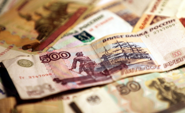 Rubel fällt auf Rekordtief