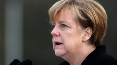 Flüchtlingspolitik: Merkel hält an ihrem Kurs fest