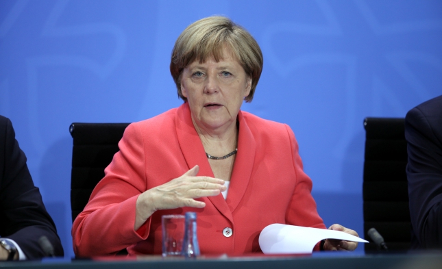 Merkel zu Übergriffen in Silvesternacht: „Alles muss auf den Tisch“